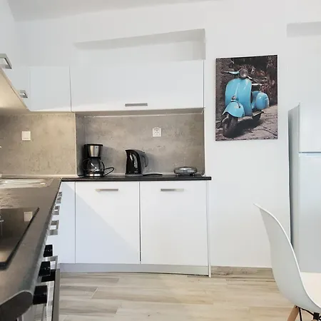 Panorama House* *